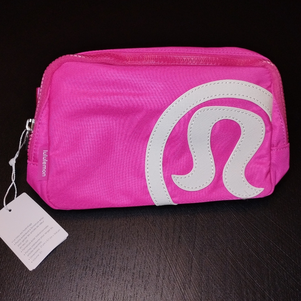 NWT Lululemon Everywhere Belt Bag Large